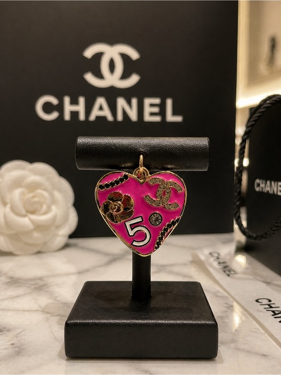 Jewelry - Chanel stamped Gold and Hot Pink Heart Pendant/charm/zipper pull